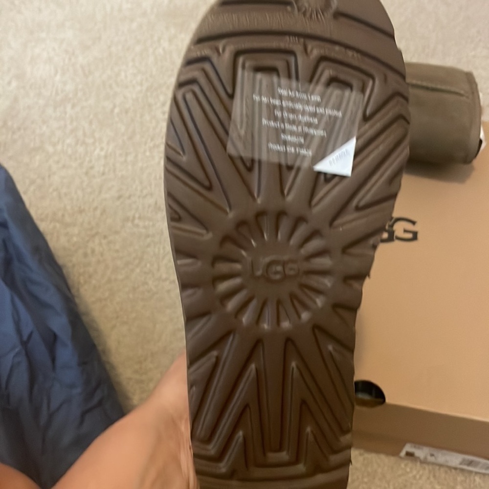 Brand new Ugg boots - Picture 4 of 7